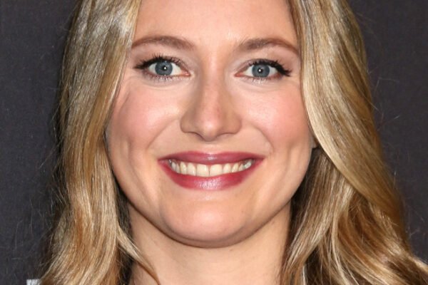 Zoe Perry Eyes A Closer Look at Her Unique Features