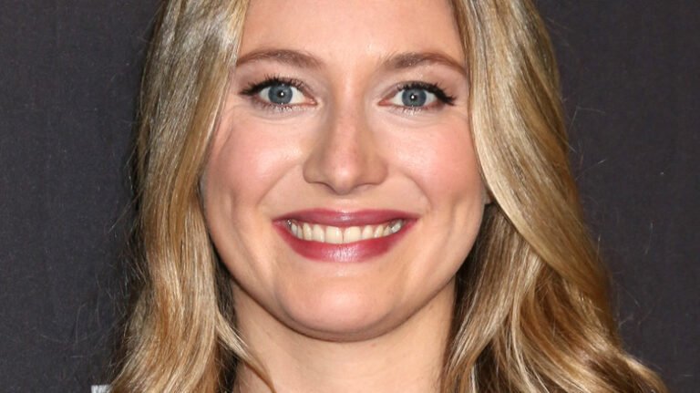 Exploring Zoe Perry Eyes: A Closer Look at Her Unique Features