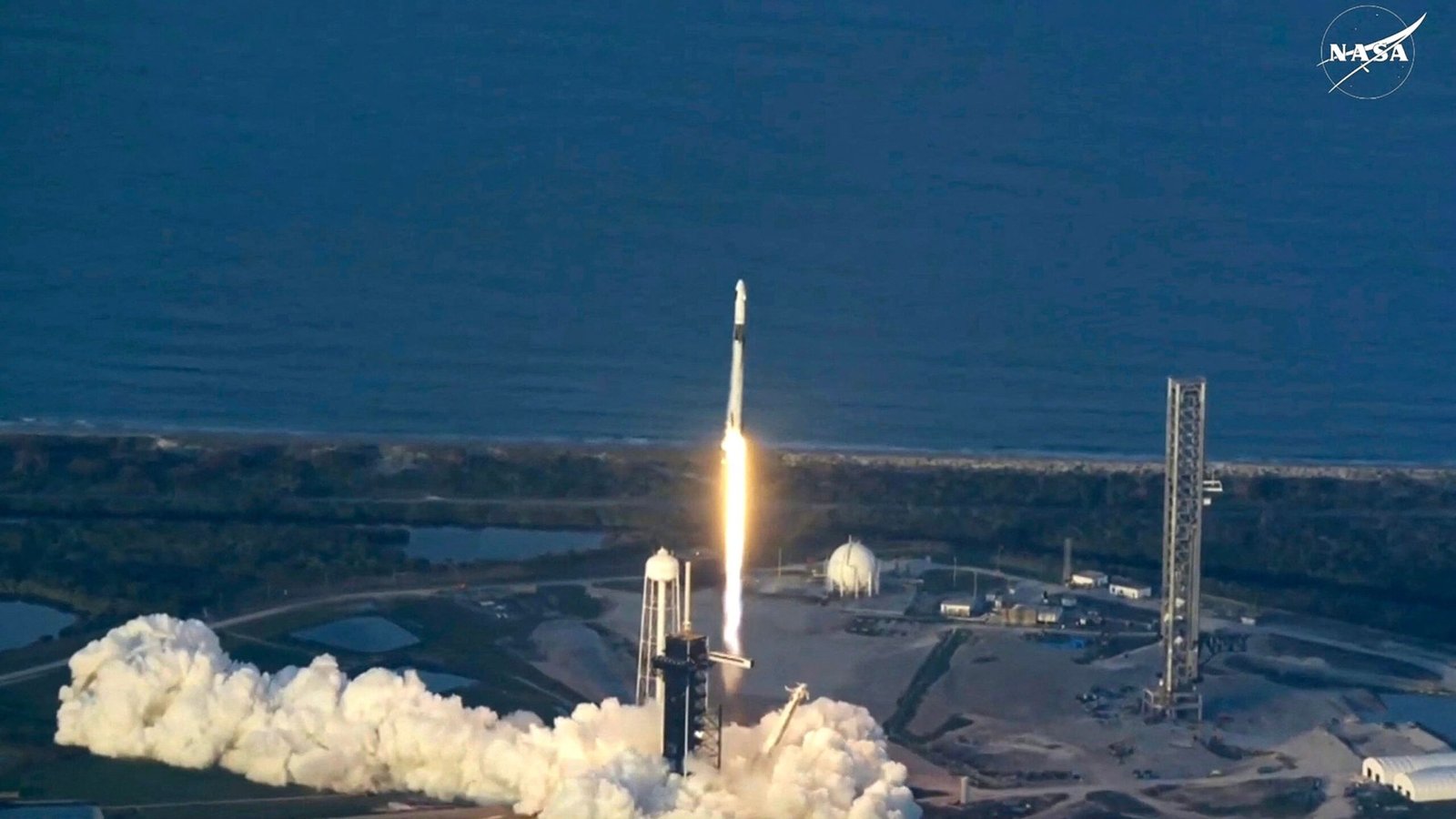 Spacex Dragon Decouplan of ISS on the mission to take NASA's astronauts back to earth