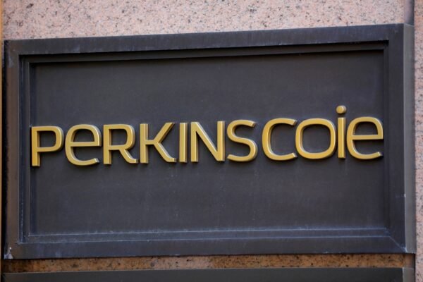More than 500 law firms sign a brief demand for Perkins Coie against Trump More than 500 law firms sign a brief demand for Perkins Coie against Trump