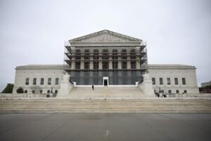 The Supreme Court allows Trump to cancel 16,000 federal test workers