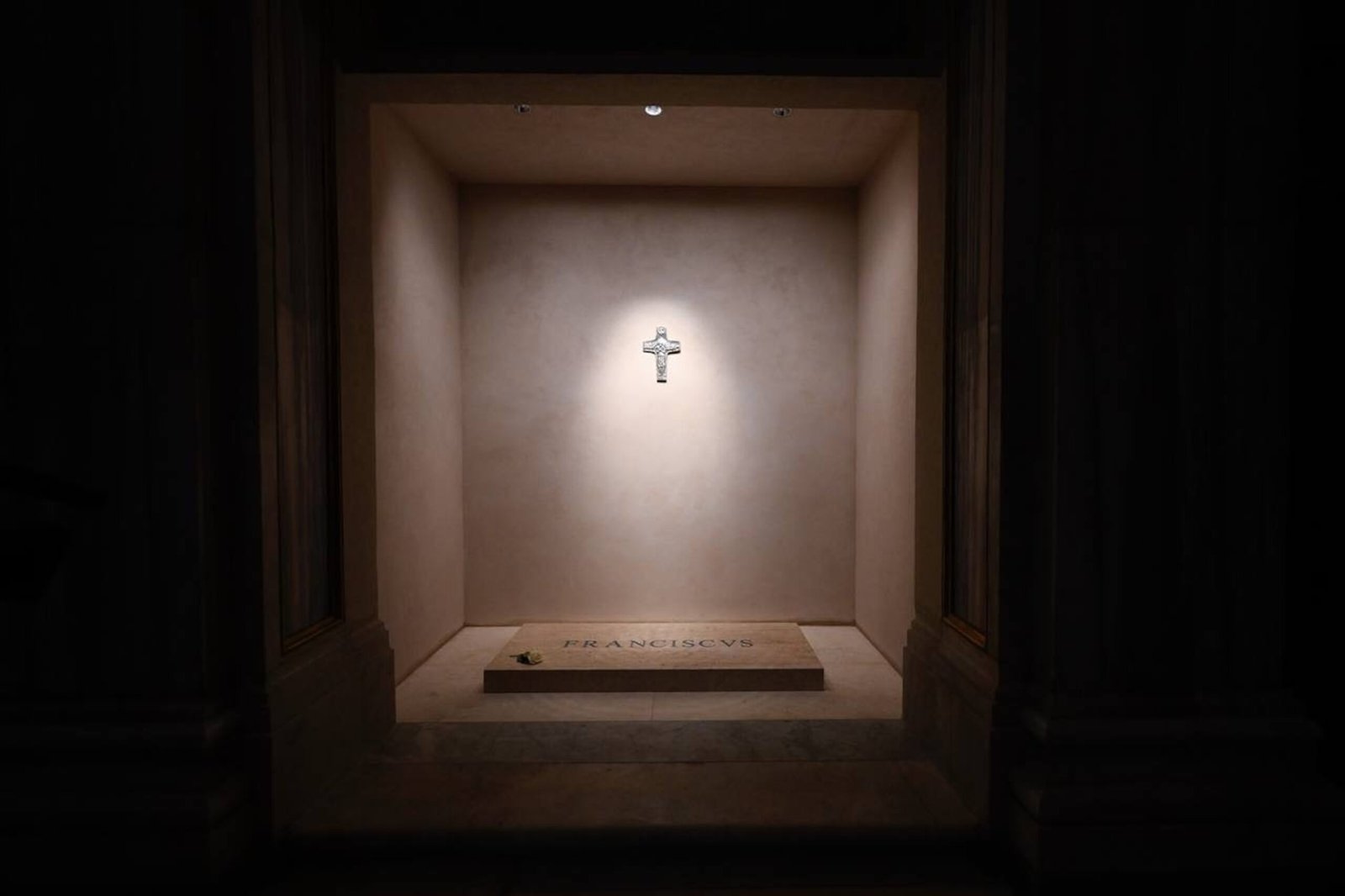 Vatican launch photos of Pope Francis's tomb, as it opens for public visualization