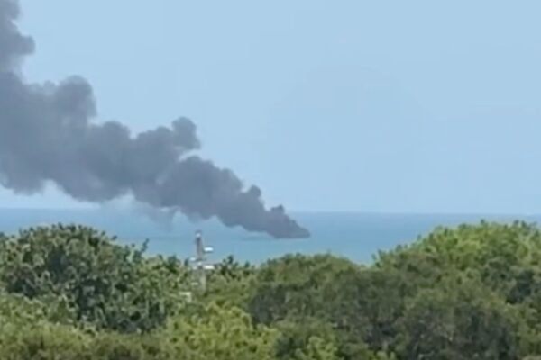 4 people rescued from the flame boat near Cabo Cañaveral: Coast Guard