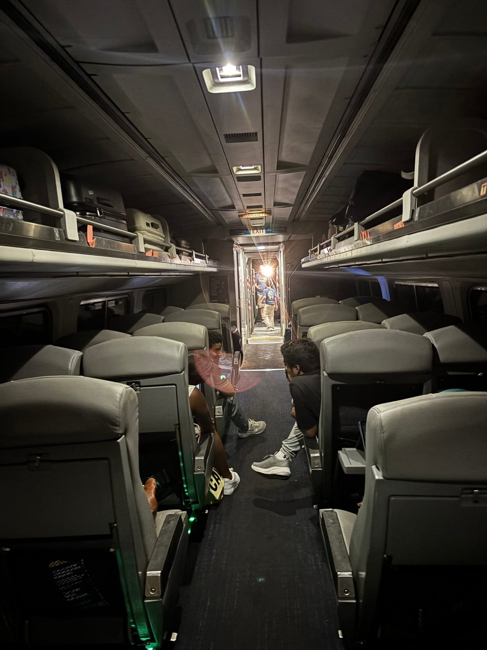 Amtrak passengers evacuated after the train darkens in the Baltimore without energy tunnel, AC