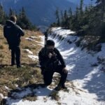 2 hikers hospitalized after encountering grizzly bear with 2 cubs on trail